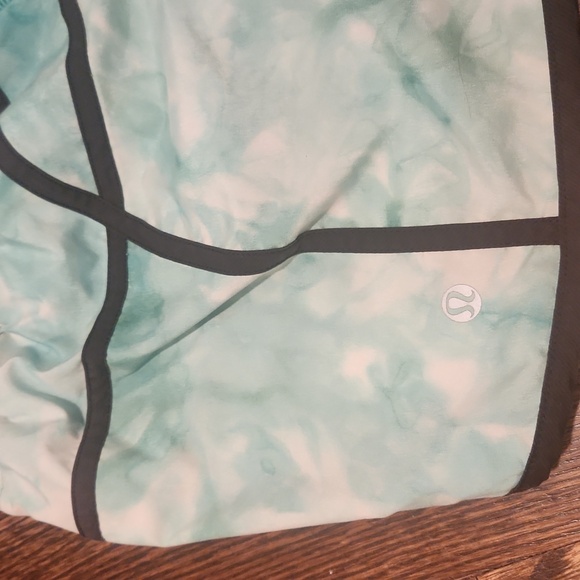 Lululemon Tracker Short II *2-way Stretch Skze 6 - Picture 3 of 6